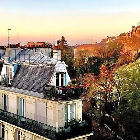 Outstanding Sacre-coeur Views In Montmartre * Parijs