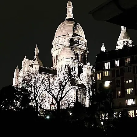 Outstanding Sacre-coeur Views In Montmartre Appartement