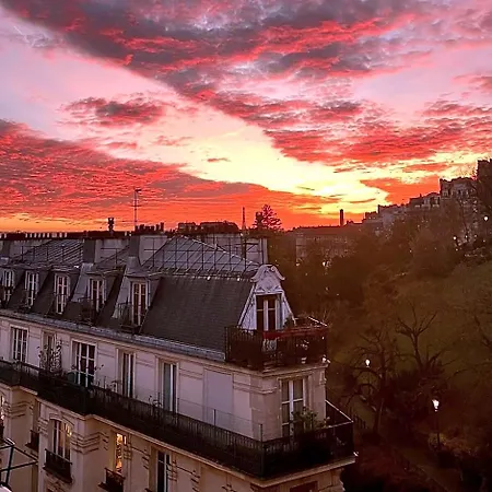 Outstanding Sacre-coeur Views In Montmartre Appartement Parijs